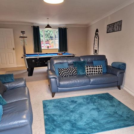 Hereford - Finch House - Modern 4 Bedroom House Located In South Hereford, Dog Friendly With Nearby Countryside, Pool Table, Sleeps Up To 10 Guests - Hosted By Rentmyhouse Dış mekan fotoğraf