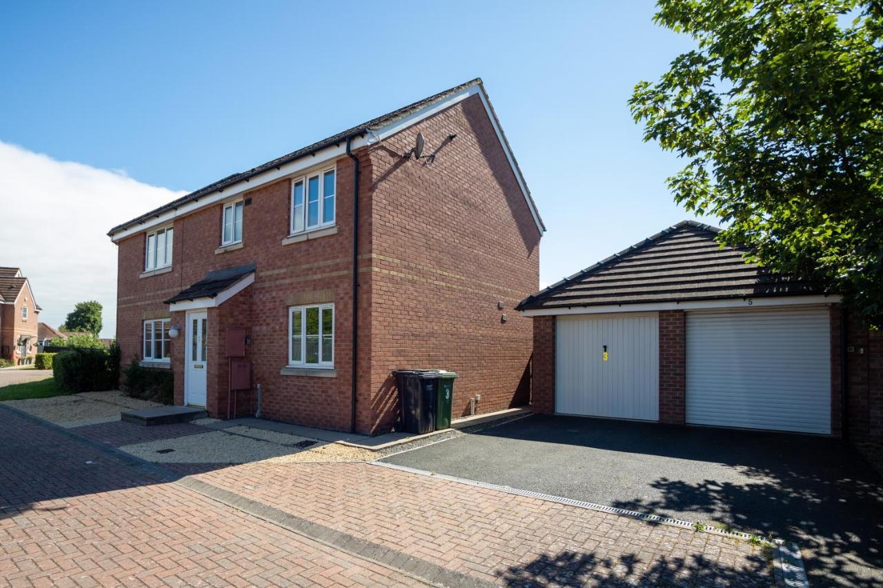 Hereford - Finch House - Modern 4 Bedroom House Located In South Hereford, Dog Friendly With Nearby Countryside, Pool Table, Sleeps Up To 10 Guests - Hosted By Rentmyhouse Dış mekan fotoğraf