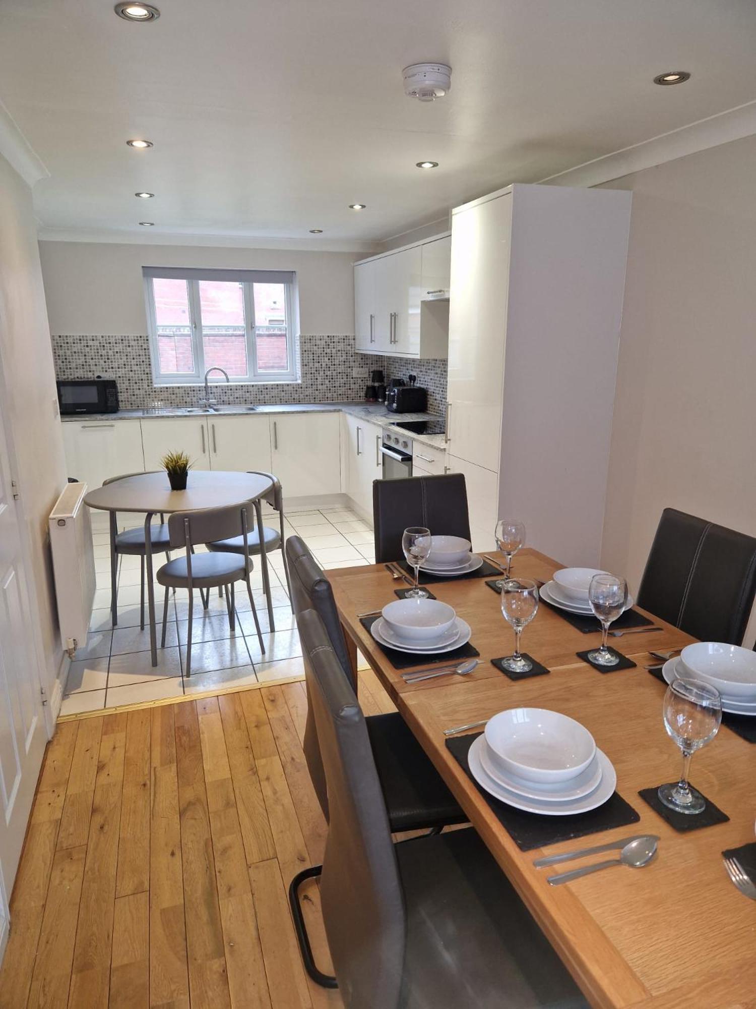 Hereford - Finch House - Modern 4 Bedroom House Located In South Hereford, Dog Friendly With Nearby Countryside, Pool Table, Sleeps Up To 10 Guests - Hosted By Rentmyhouse Dış mekan fotoğraf