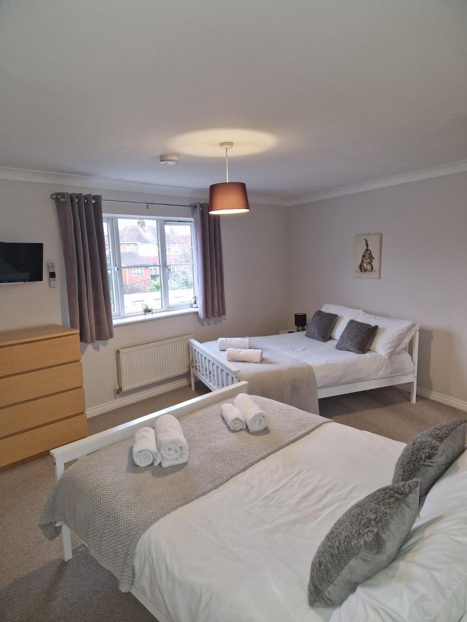 Hereford - Finch House - Modern 4 Bedroom House Located In South Hereford, Dog Friendly With Nearby Countryside, Pool Table, Sleeps Up To 10 Guests - Hosted By Rentmyhouse Dış mekan fotoğraf
