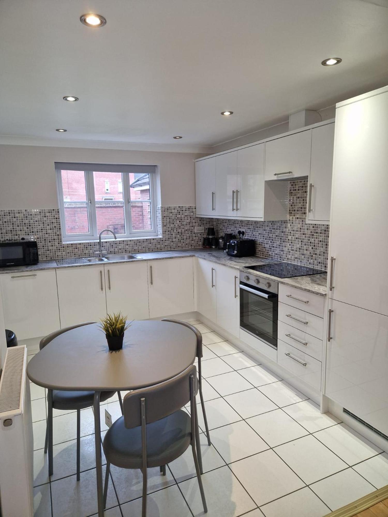 Hereford - Finch House - Modern 4 Bedroom House Located In South Hereford, Dog Friendly With Nearby Countryside, Pool Table, Sleeps Up To 10 Guests - Hosted By Rentmyhouse Dış mekan fotoğraf