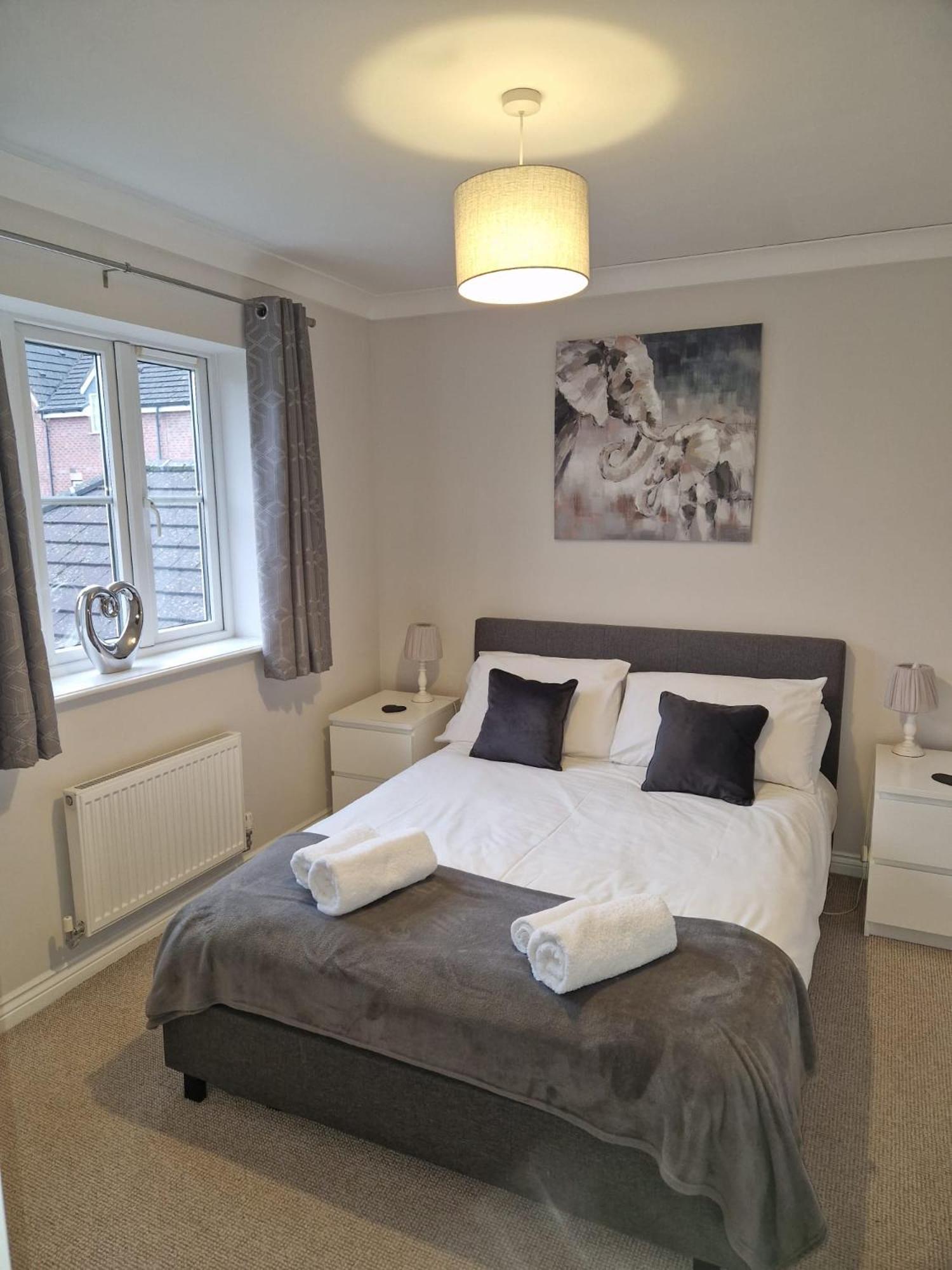 Hereford - Finch House - Modern 4 Bedroom House Located In South Hereford, Dog Friendly With Nearby Countryside, Pool Table, Sleeps Up To 10 Guests - Hosted By Rentmyhouse Dış mekan fotoğraf